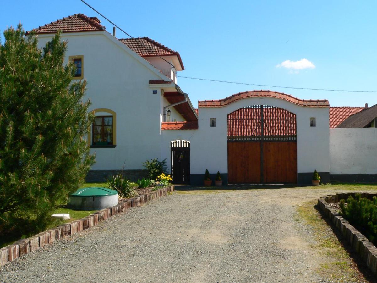 Apartamento Blazkuv Statek Malsice Exterior foto